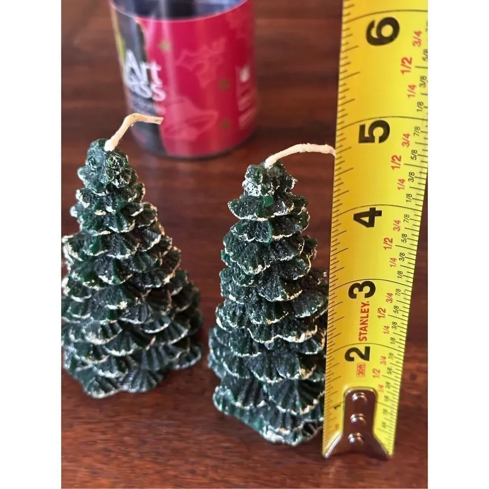 Assorted Christmas table decor